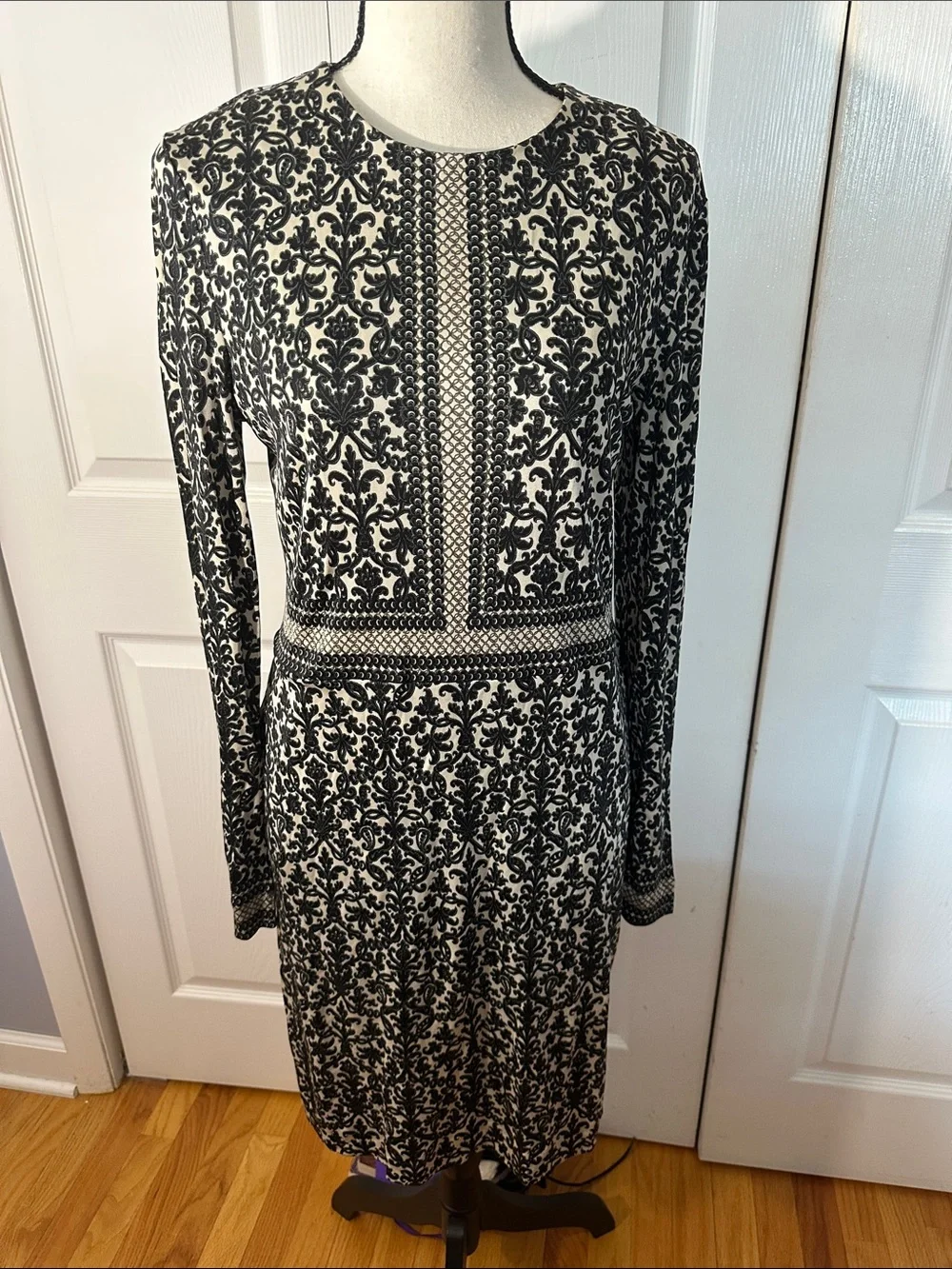 Black and White Long Sleeve Print Dress